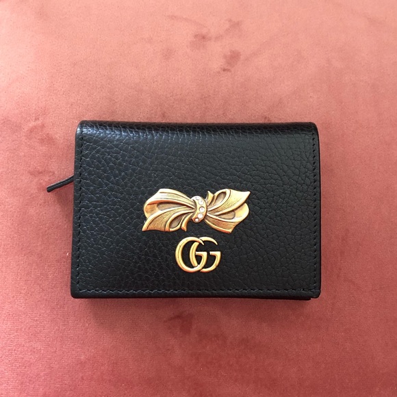 gucci wallet bow